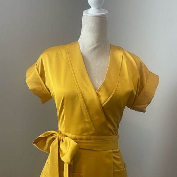 J Crew Short Sleeve Wrap Midi Dress XS Gold Yellow Satin - Picture 6 of 8